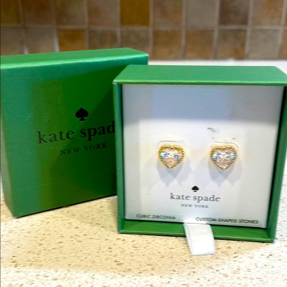NWT Kate Spade Gold & Cubic Zirconia Heart Shaped Stud Earrings MSRP $69 - Picture 1 of 6